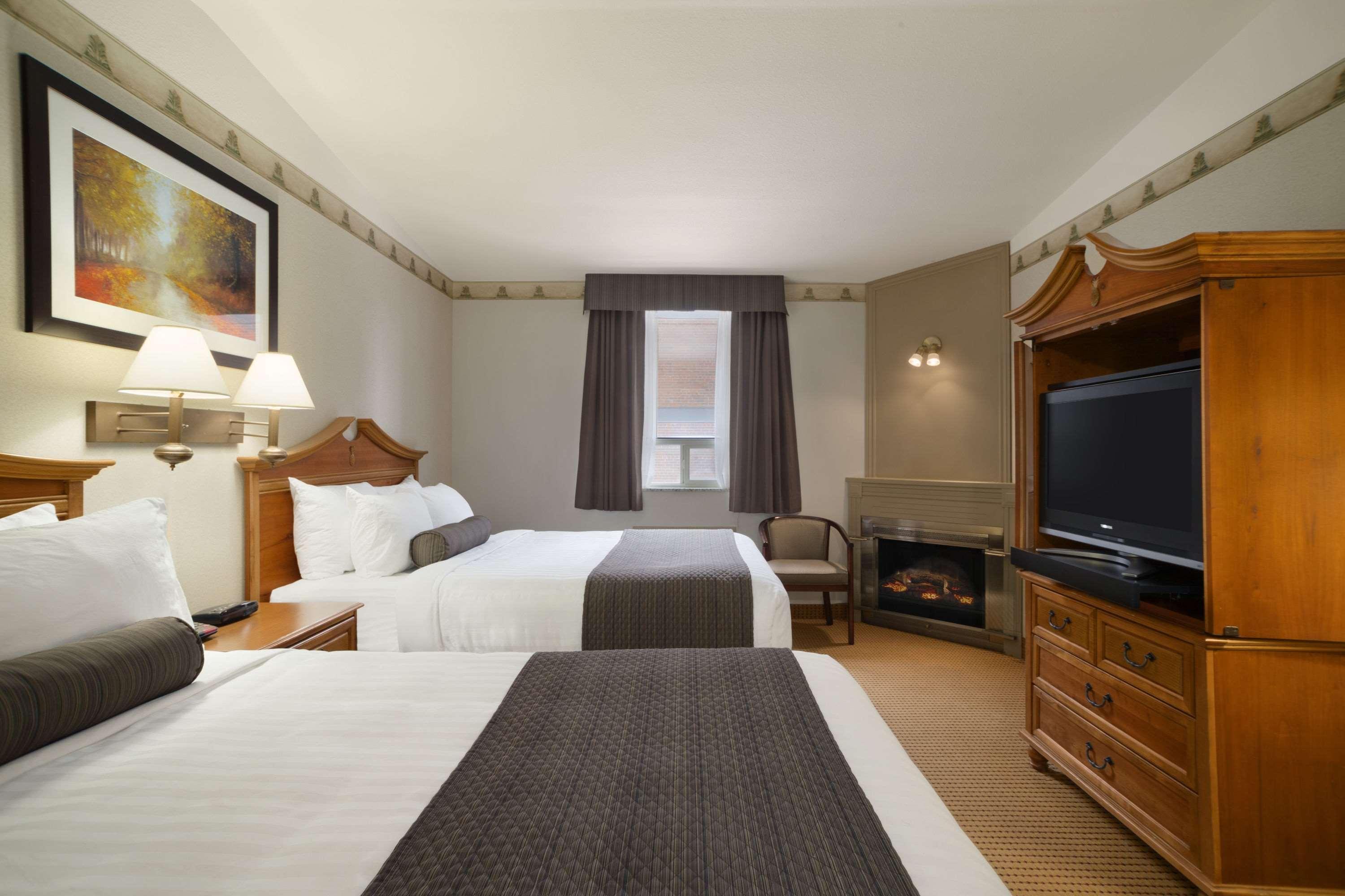 Days Inn & Suites By Wyndham Sault Ste. Marie On Eksteriør billede