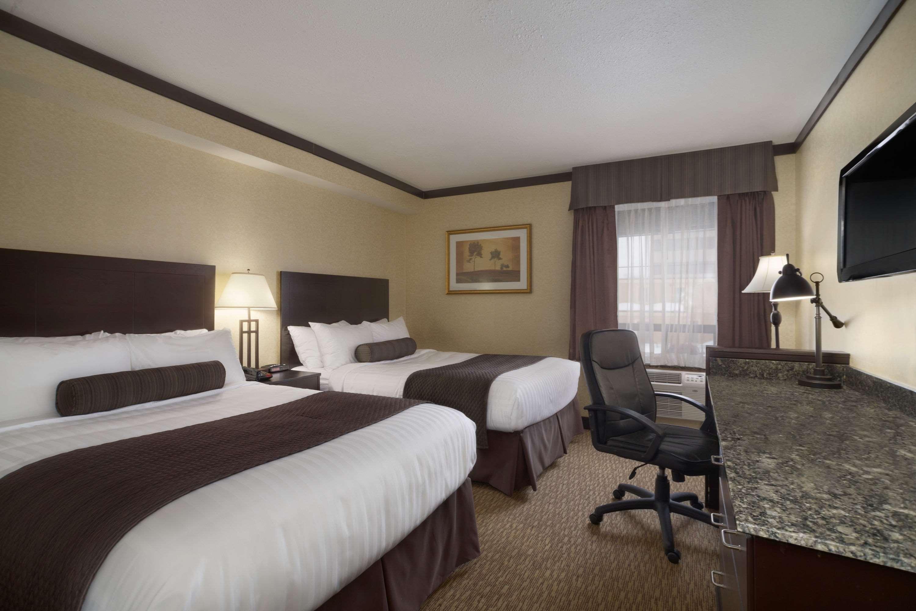 Days Inn & Suites By Wyndham Sault Ste. Marie On Eksteriør billede