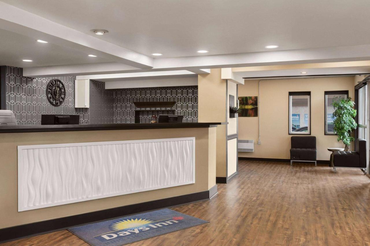 Days Inn & Suites By Wyndham Sault Ste. Marie On Eksteriør billede