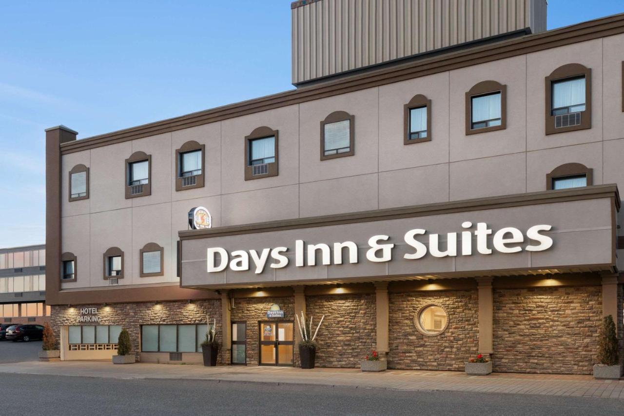 Days Inn & Suites By Wyndham Sault Ste. Marie On Eksteriør billede