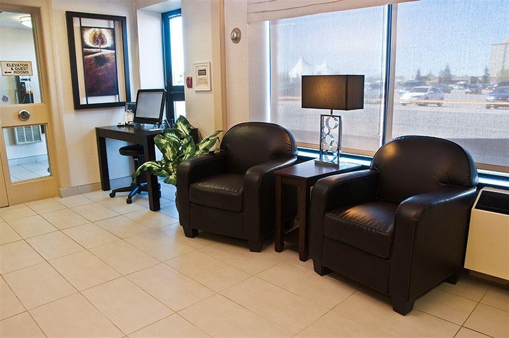 Days Inn & Suites By Wyndham Sault Ste. Marie On Eksteriør billede