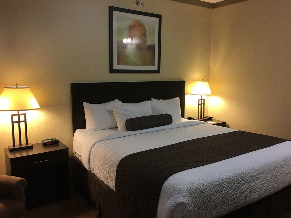 Days Inn & Suites By Wyndham Sault Ste. Marie On Eksteriør billede