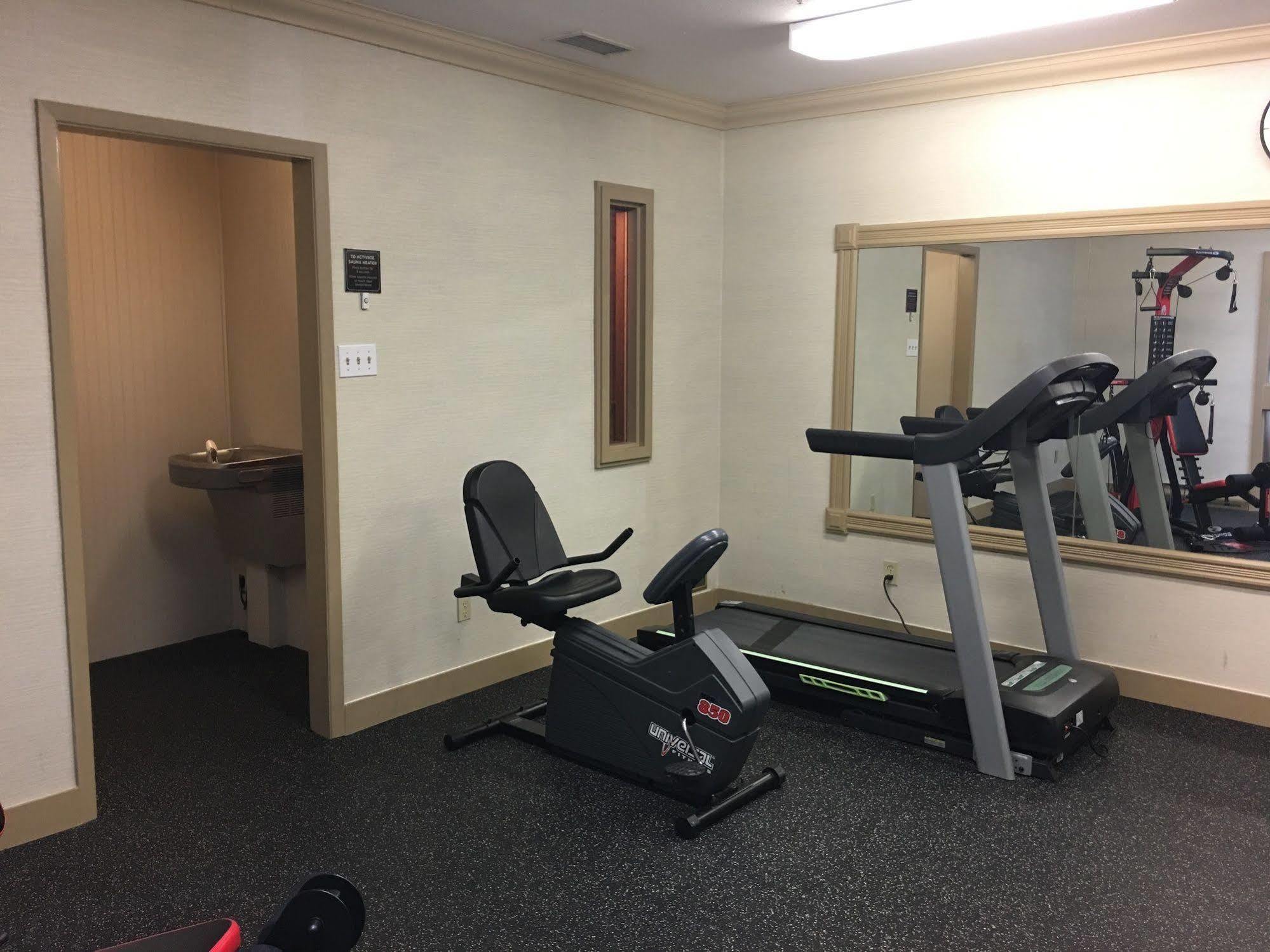 Days Inn & Suites By Wyndham Sault Ste. Marie On Eksteriør billede