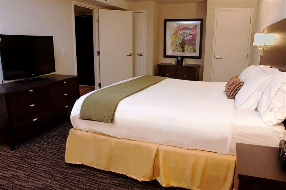 Days Inn & Suites By Wyndham Sault Ste. Marie On Eksteriør billede